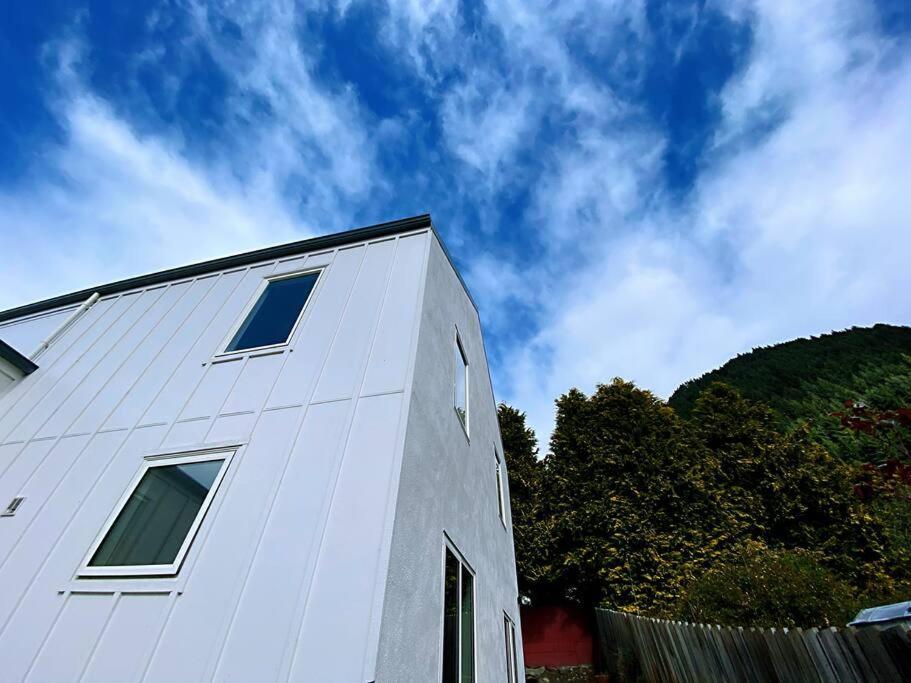 Hideaway Rima - In The Cbd Apartment Queenstown Exterior photo